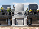 中型墓（東向き）